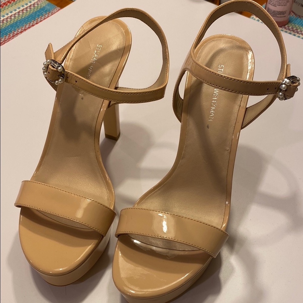 Stuart Weitzman Beige Platform Sandals Sz 9.  NWOB
